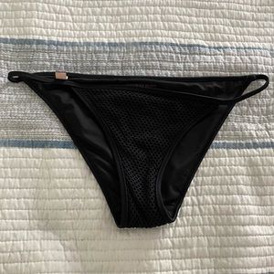 VS Itsy Bikini Bottom